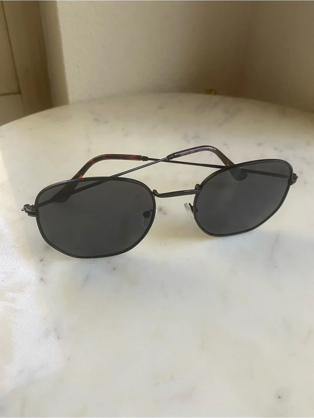 Carly Jean Los Angeles Camille Sunglasses Tortoise/Black